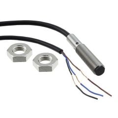Omron E2B-S08KS02-WP-B2 2M M8 2MM PNP NC Kısa Gövde Kablolu Endüktif Sensör